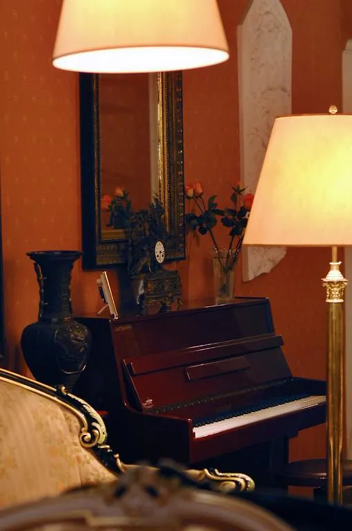 Residenza Frattina Hotel Rome Guest house