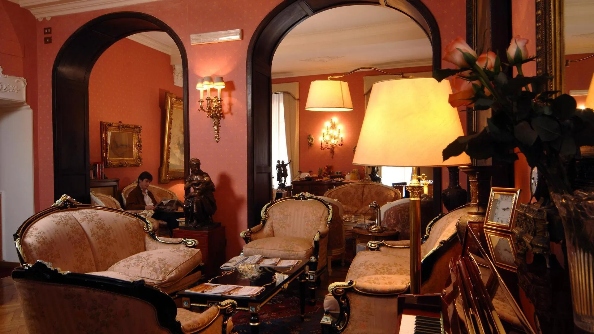 Konukevi Residenza Frattina Otel Roma